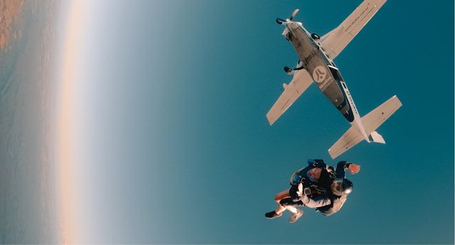 Skydiving Skydiving