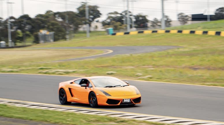 Toro Lamborghini Supercar Drive, 6 Laps - Sandown Raceway