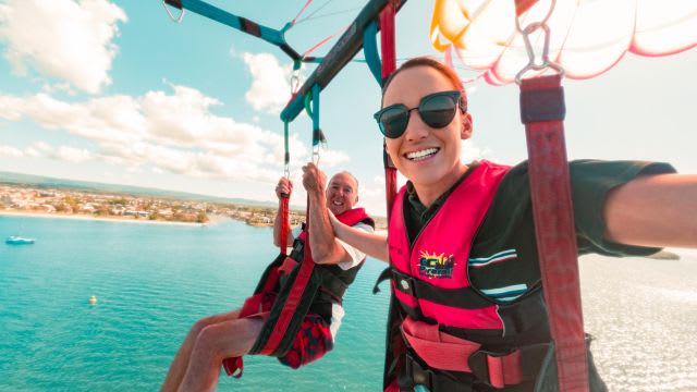 Parasailing Parasailing