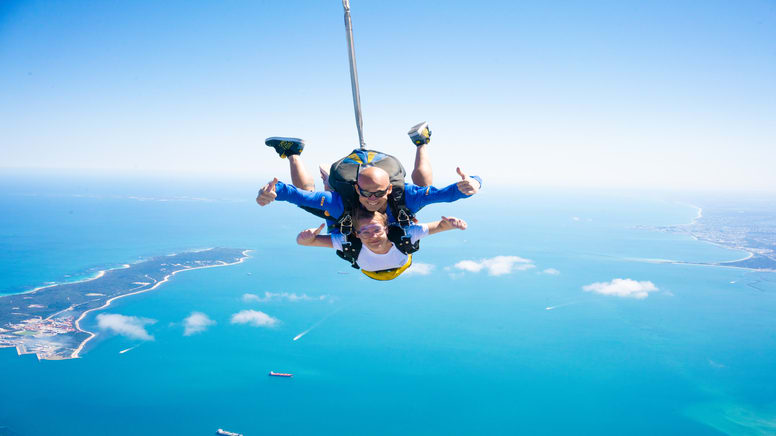 SPECIAL OFFER - Skydiving Over Rockingham Beach, Perth - Weekend Skydive Up To 15,000ft