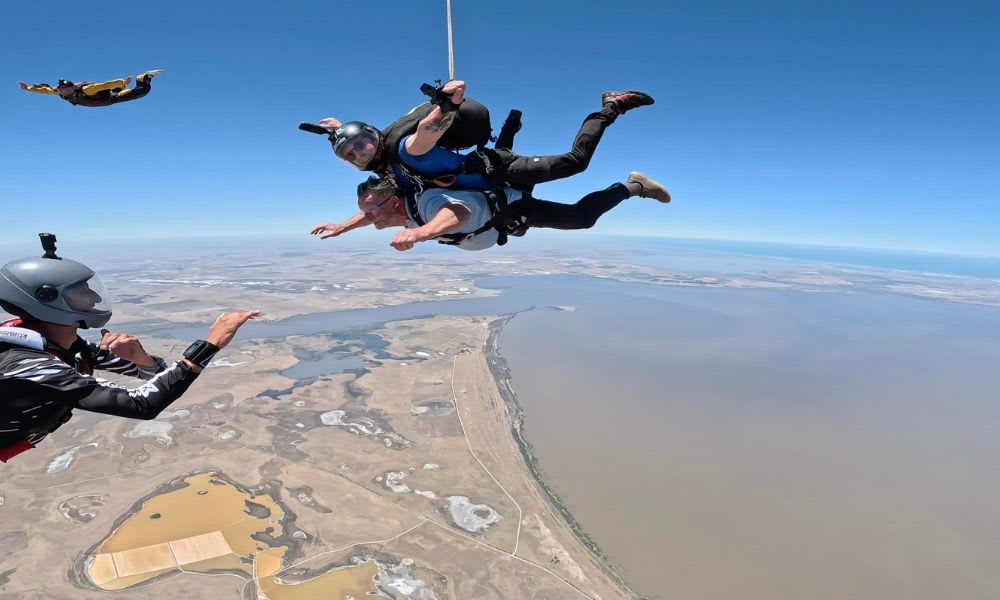 Tandem Skydive 7500ft - Langhorne Creek, SA