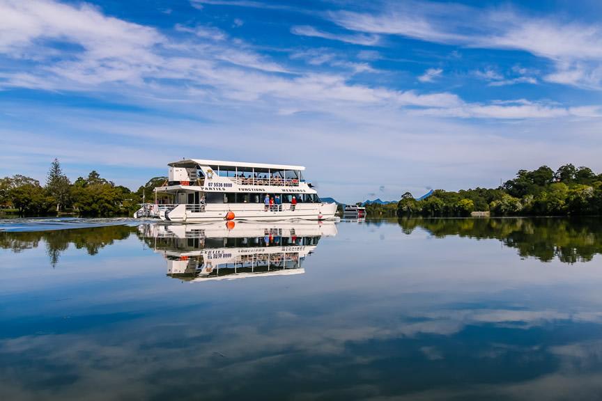 Tweed River Cruise with Crab Catching and Buffet Lunch Adrenaline