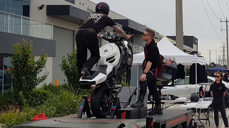 best motorcycle to learn to wheelie on