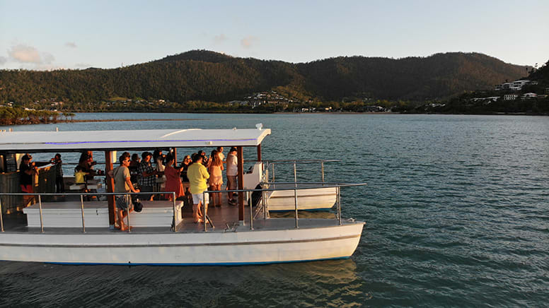 whitsundays sunset sailing cruise