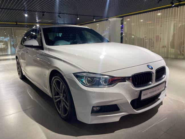 2019 BMW 330e M Sport