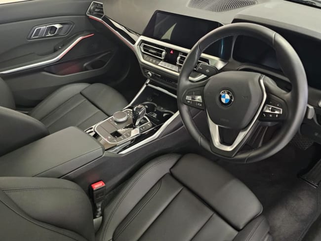 2021 BMW 318iA Sport