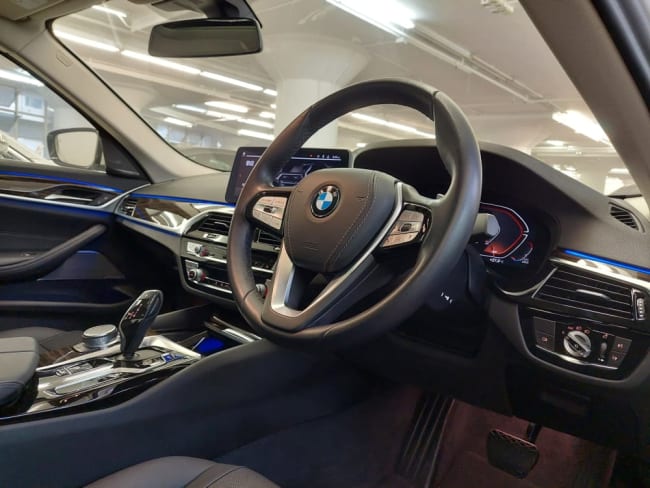 2021 BMW 520iA Premium LCI