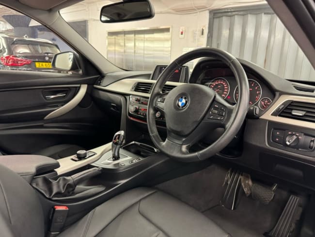 2015 BMW 318iA Sport