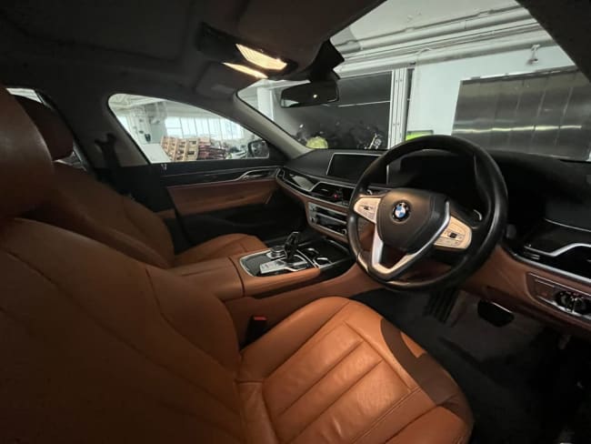 2020 BMW 740LiA SE LCI