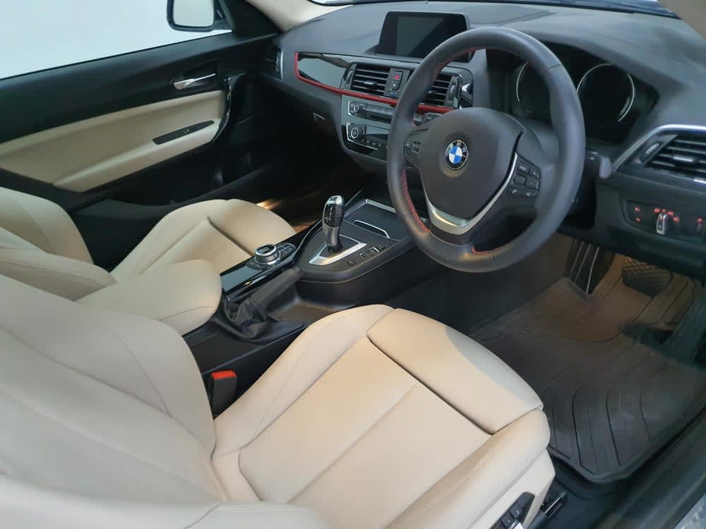 BMW 218i COUPE 