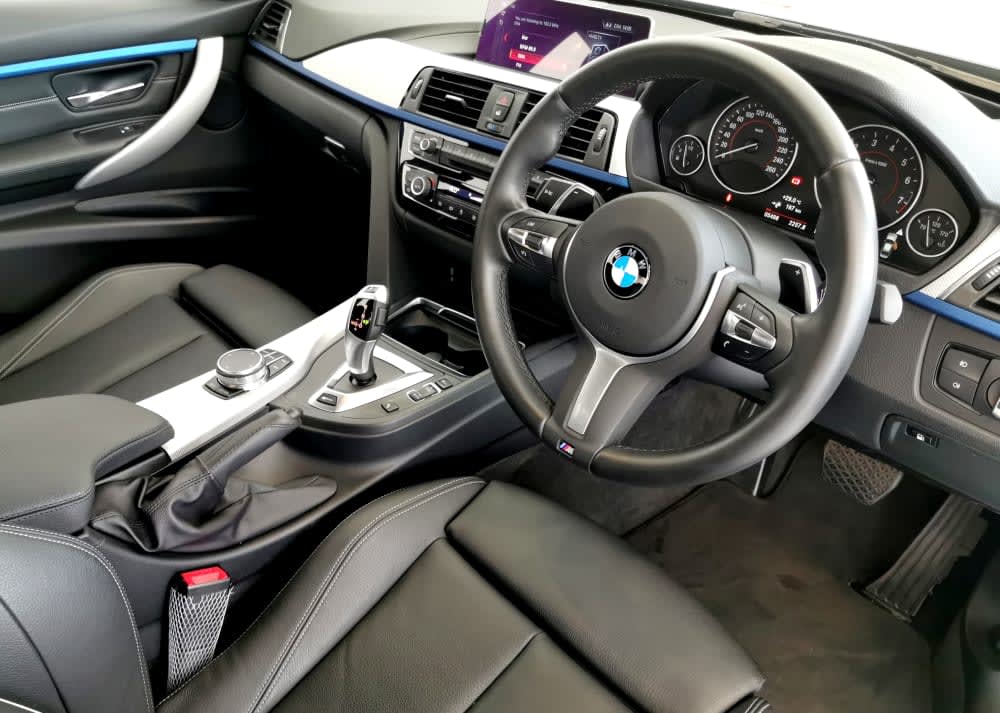 2017 BMW 330e  