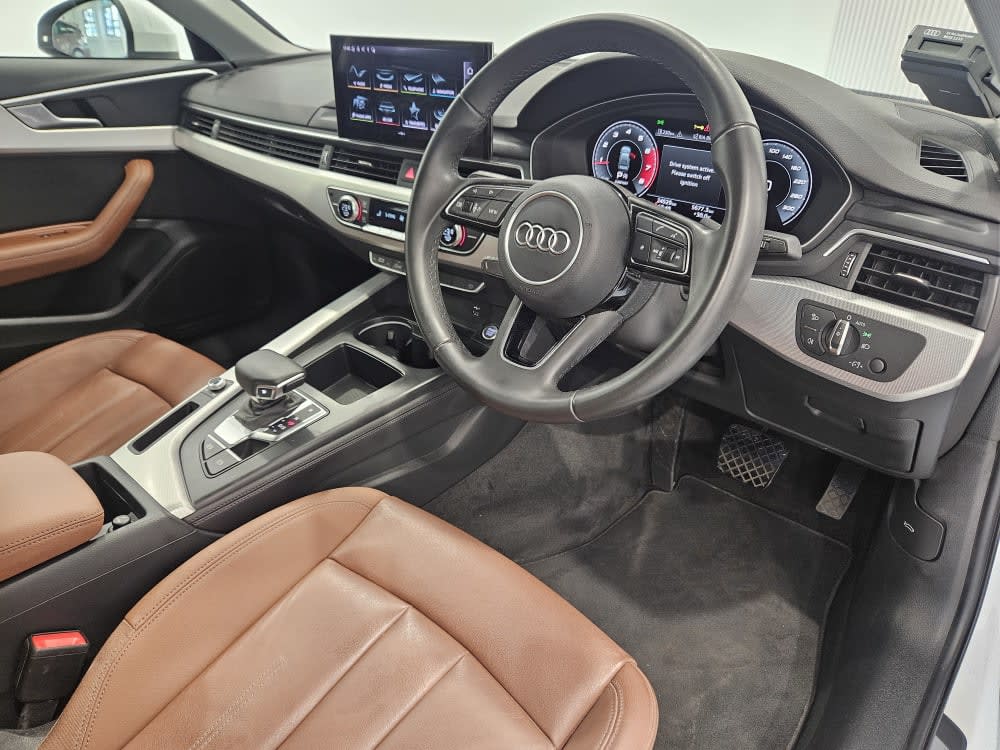 Audi A4 2.0 TFSI S TRONIC 