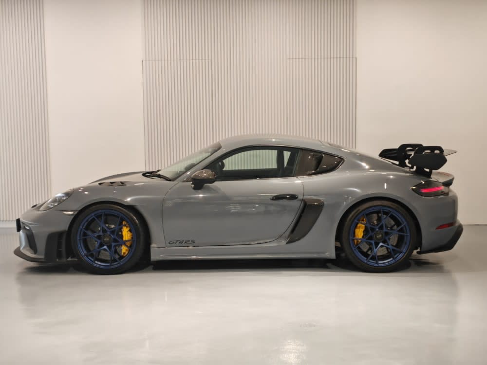 Porsche 718 CAYMAN GT4 RS LED RC (982) 