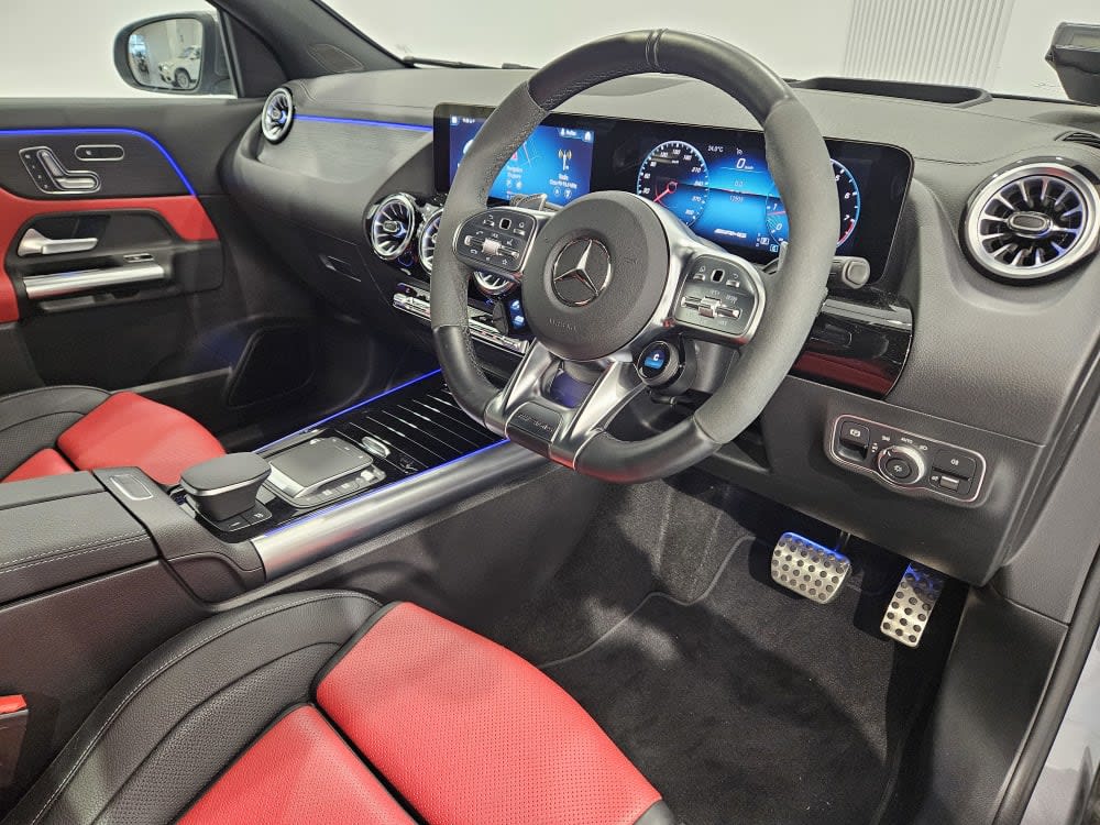 Mercedes Benz AMG GLA 45 