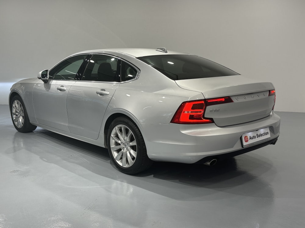 Volvo S90 T5 MOMENTUM 