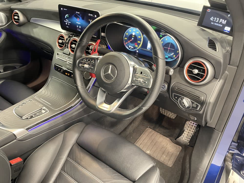 Mercedes Benz GLC300 COUPE PREMIUM AMG M-HYBRID 