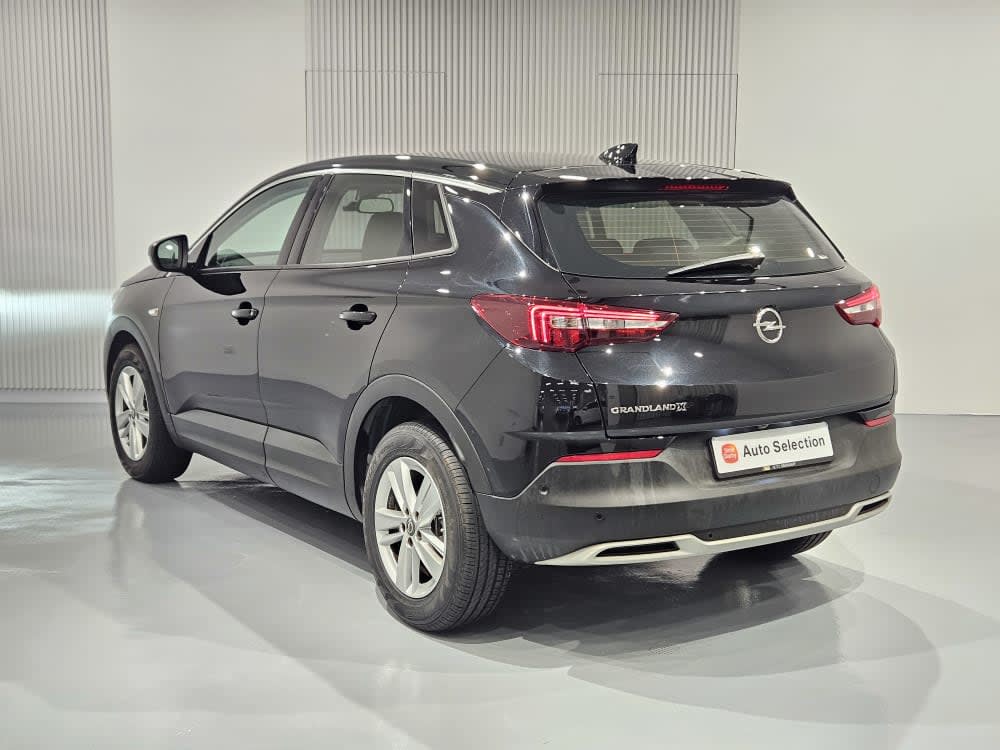 Opel GRANDLAND X 1.2 AT 