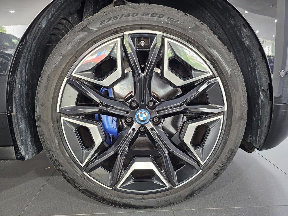 BMW iX xDrive40 