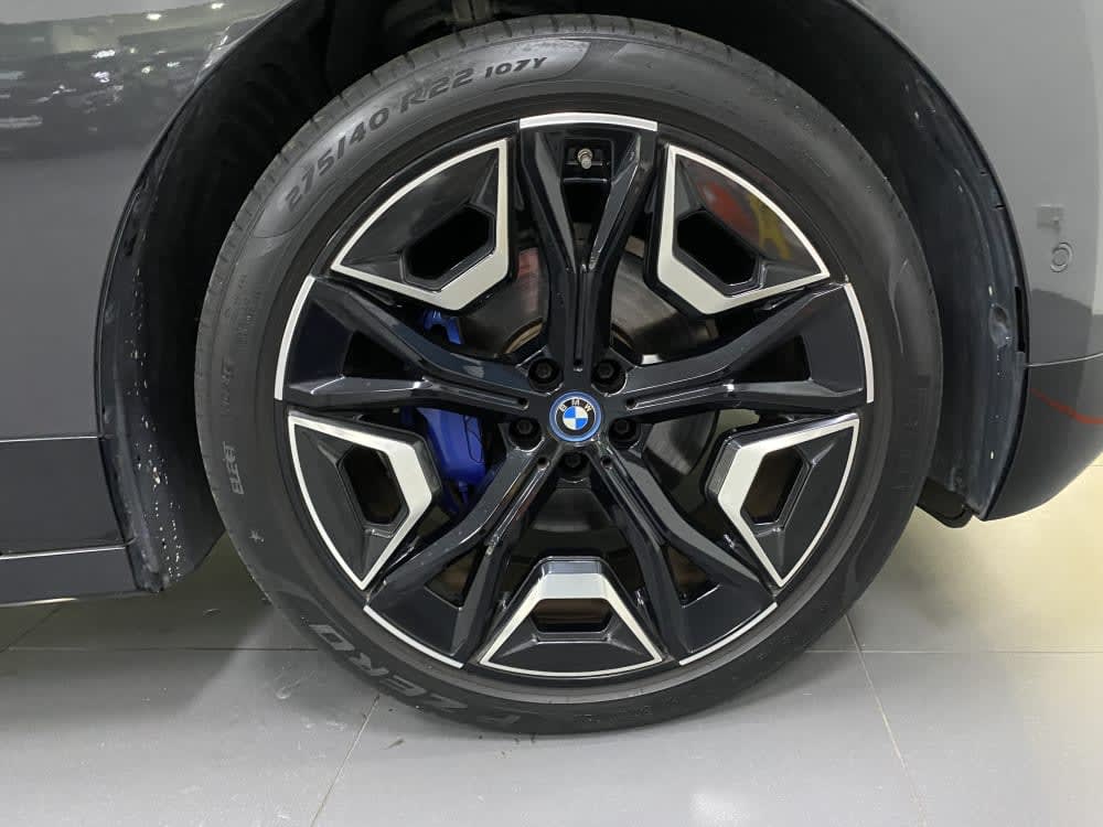 BMW iX xDrive40 