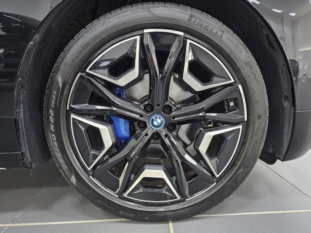 BMW iX xDrive40 