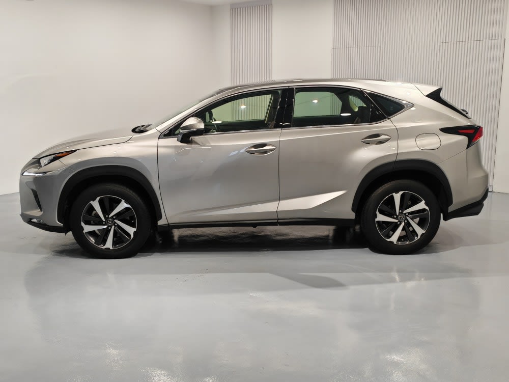 Toyota LEXUS NX300 LUXURY MR 