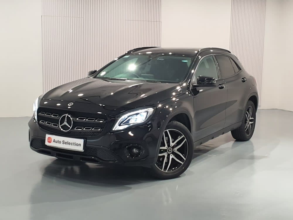 Mercedes Benz GLA180 URBAN 