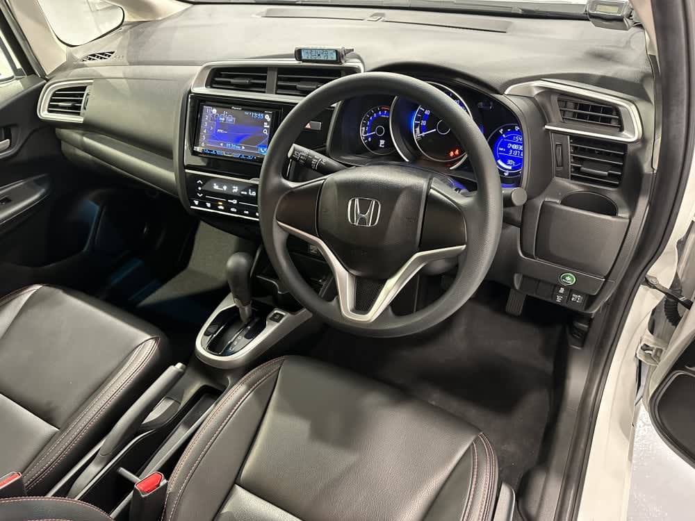 Honda FIT 1.3GF 