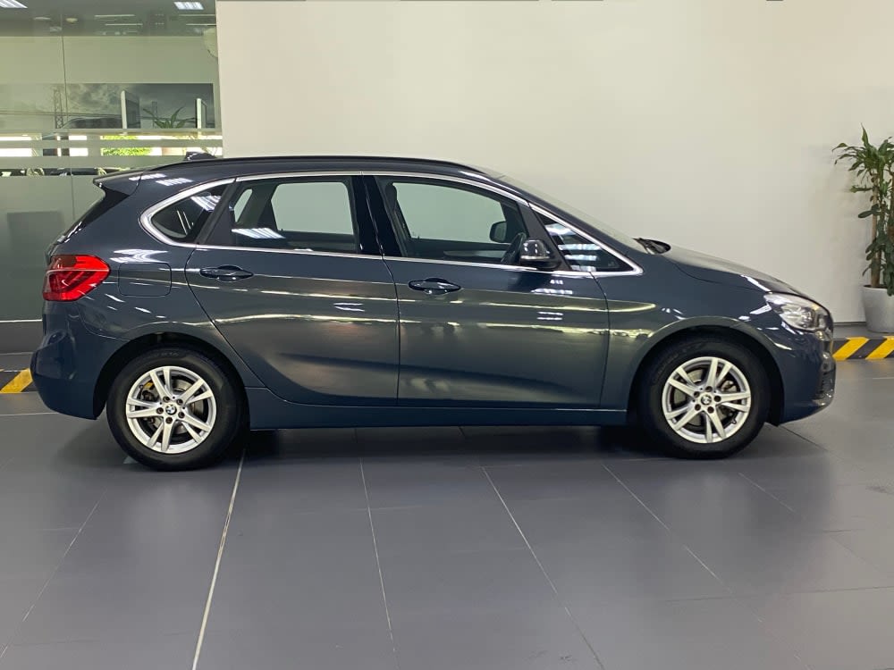 BMW 216d ACTIVE TOURER 