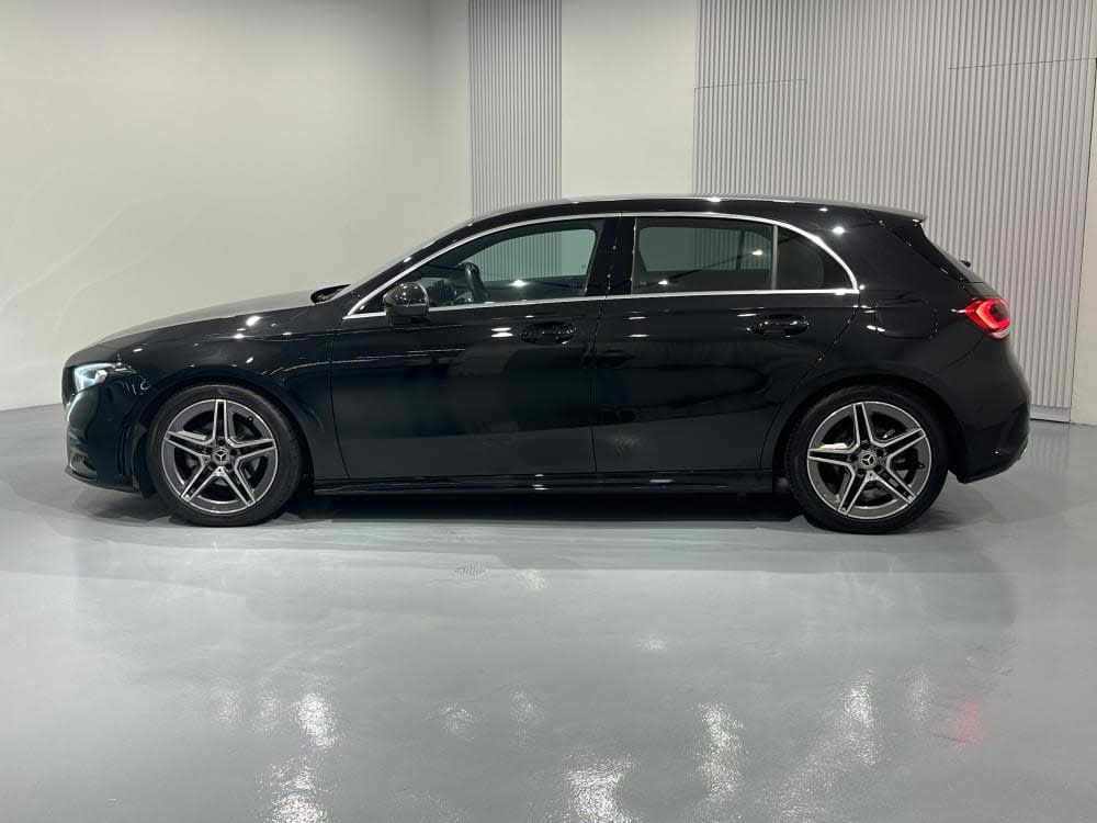 Mercedes Benz A180 COMPACT SALOON AMG LINE 