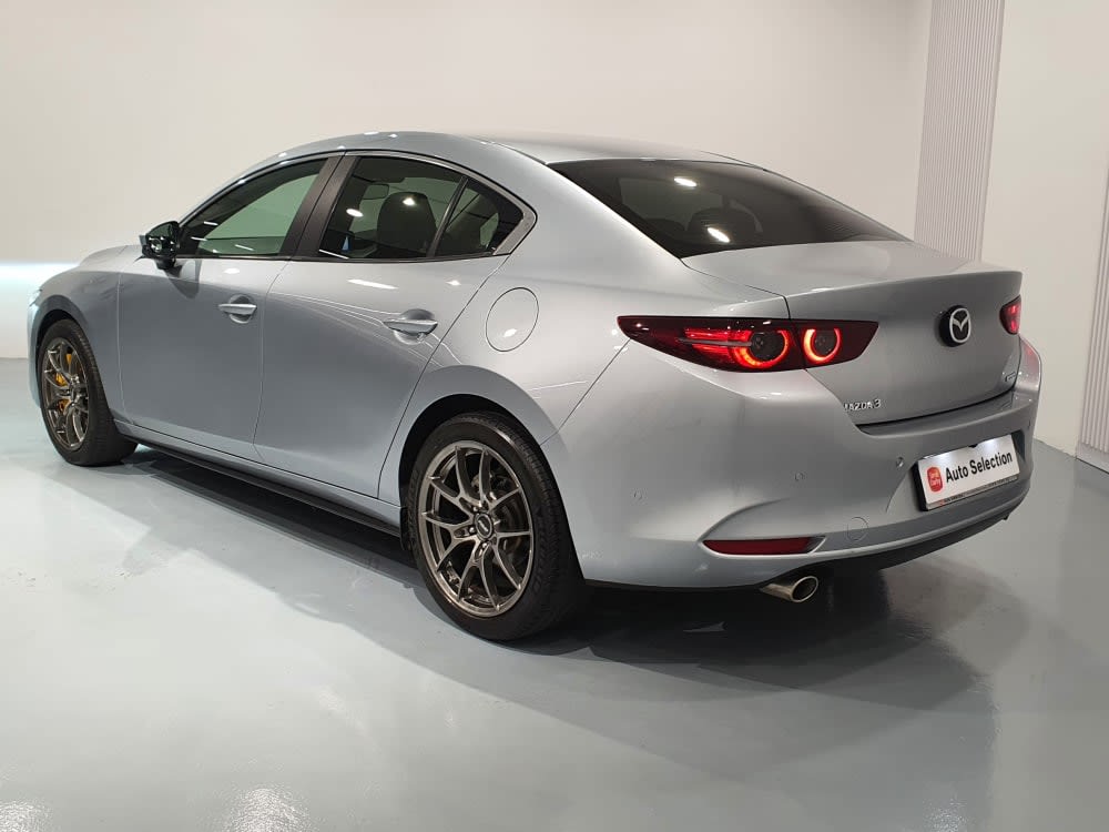 Mazda 3 1.5 AT MHYBRID ELEGANCE 