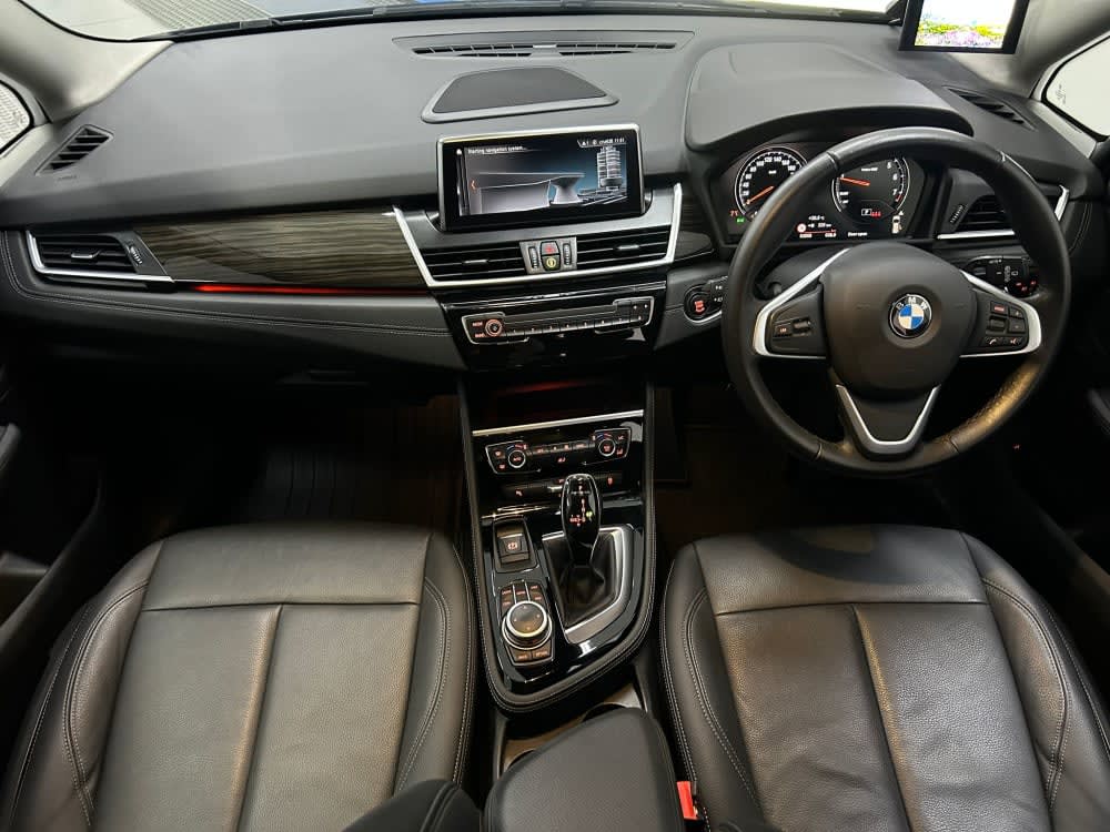 BMW 218i GRAN TOURER 