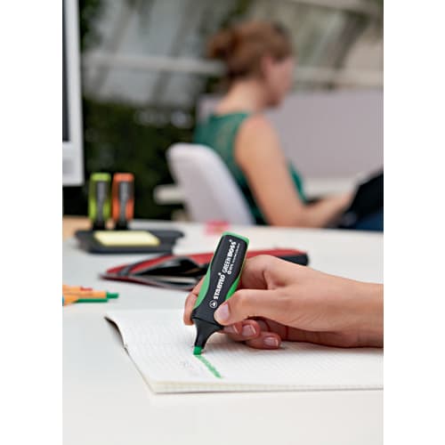 STABILO GREEN BOSS surligneur pointe biseautée - Etui de 4 surligneurs fluo - Jaune/Vert/Orange/Rose photo du produit Secondaire 2 L