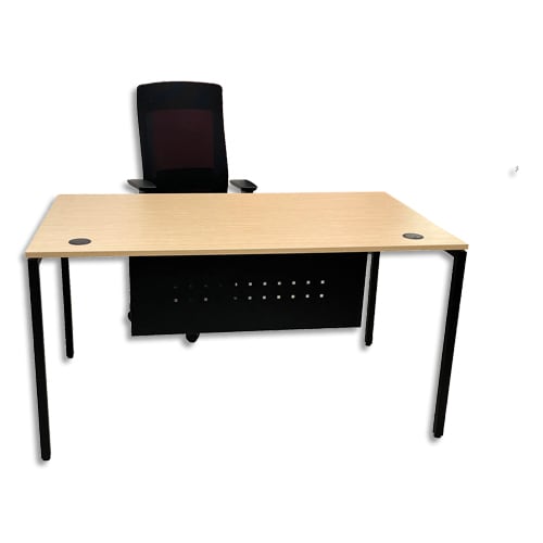 Bureau droit 4 pieds PRIMA 120 x 80 cm. Hauteur 73cm. Plateau mélaminé 19mm Chêne et piètement noir photo du produit Principale L