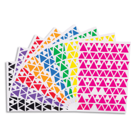 CLEOPATRE Sachet de 18 planches de gommettes triangles 3 tailles. 6 couleurs 3 planches par couleur. photo du produit