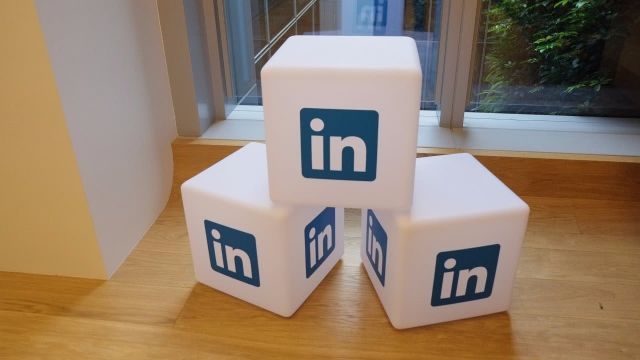 Best Practices for Engaging Your Alumni on LinkedIn