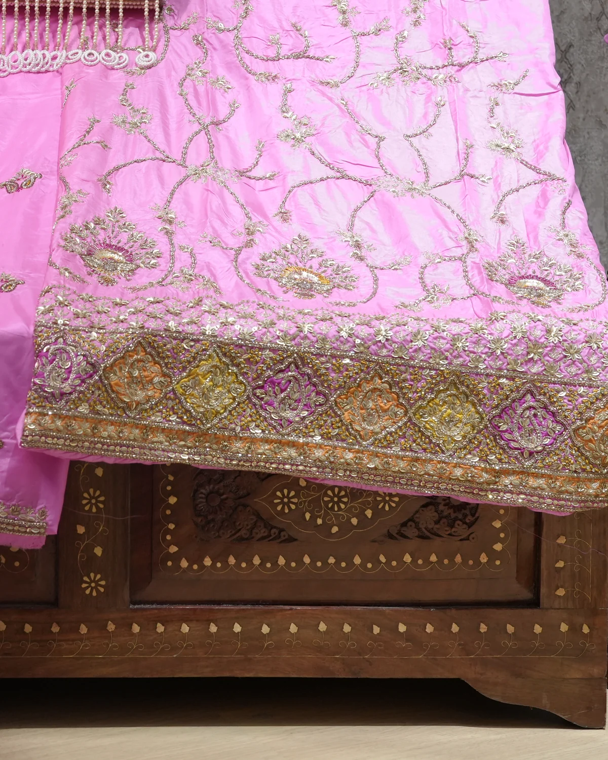 Nilofer Orchid Pink Handcrafted Zardozi Silk Suit — photo 3