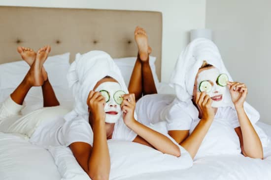 These 7 Tips Will Keep Your Beauty Routine On Track All Year Long