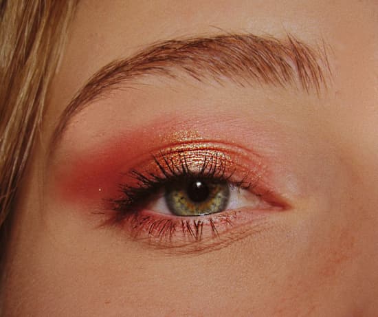 10 Mascaras That Rival Lash Extensions