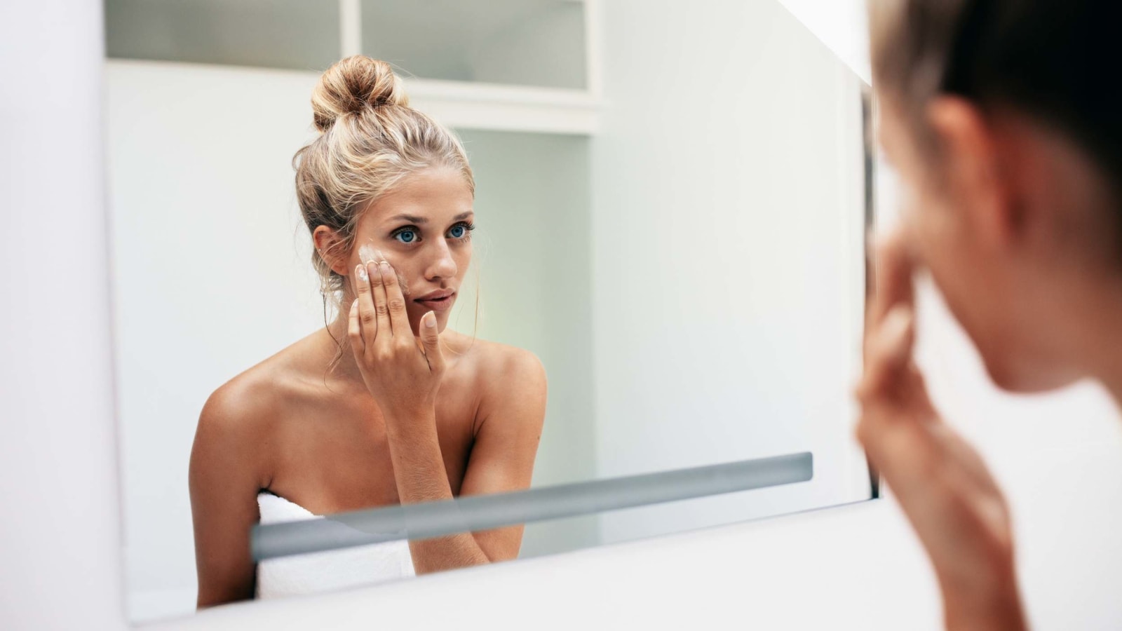 8 Non-Invasive Cosmetic Treatments That Save You Time
