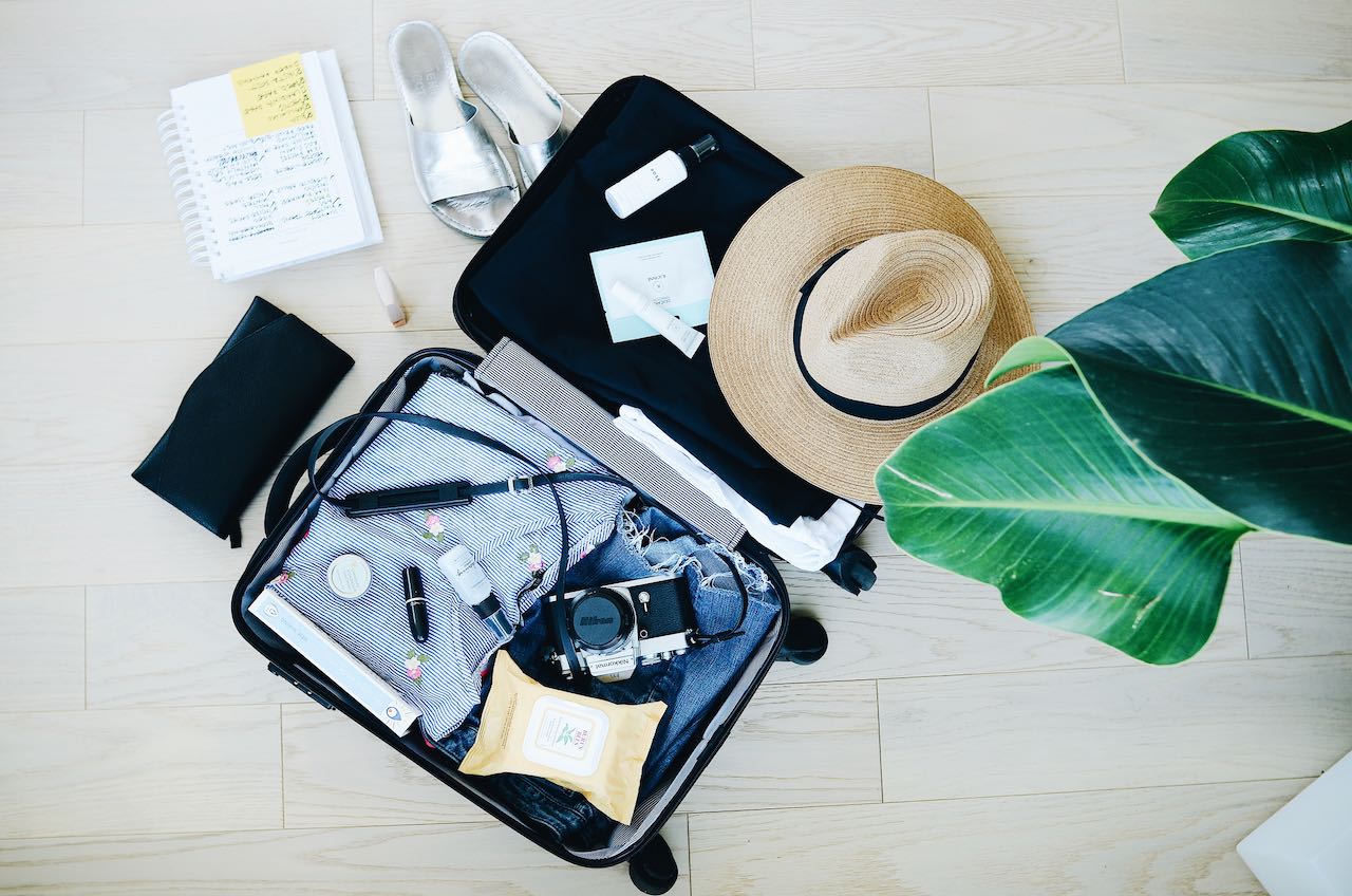 How To Travel With Your Skincare Routine | The AEDITION