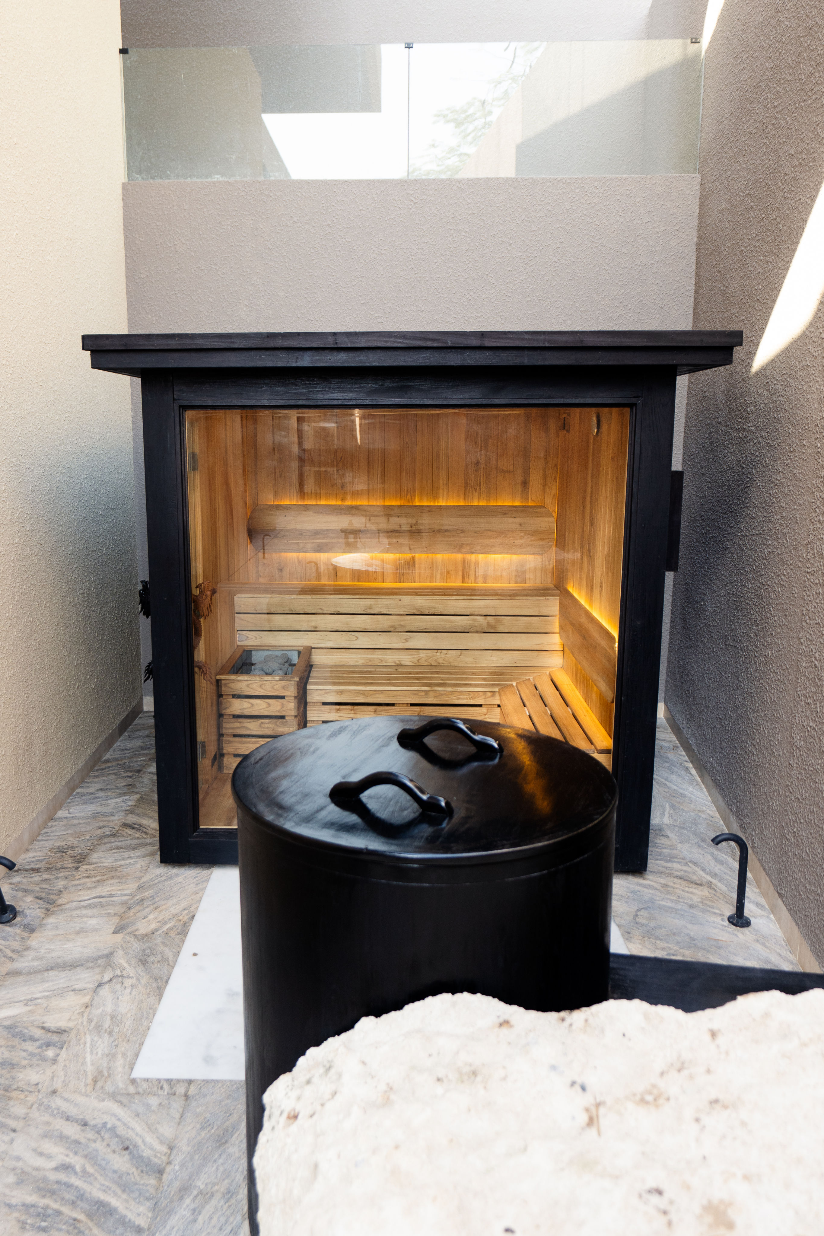 6 Person Saunas