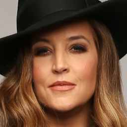 2013 CMT Music Awards - Wonderwall Portrait Studio