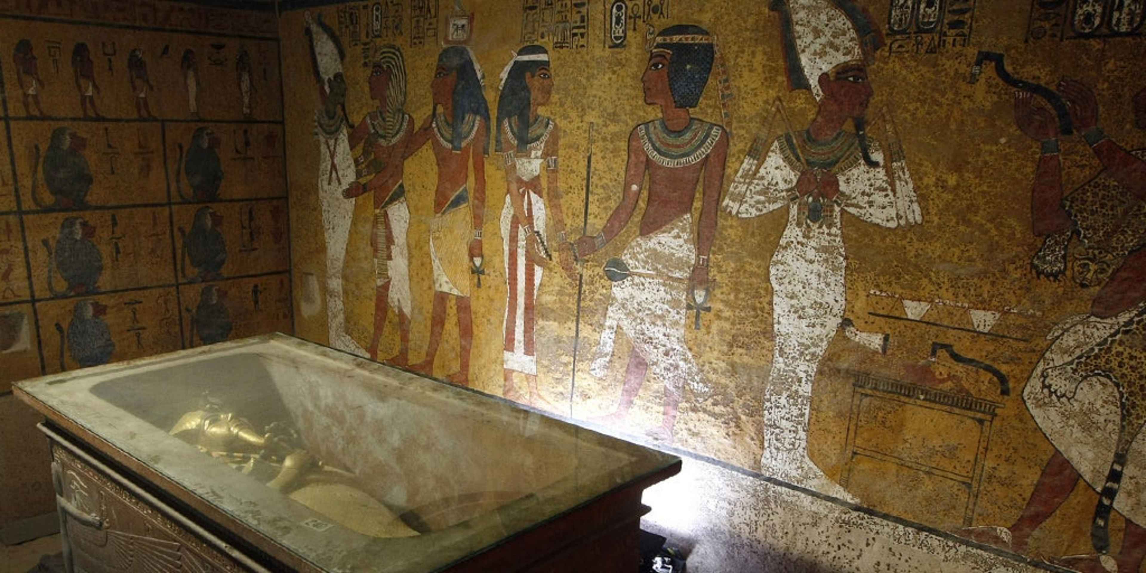 https://res.cloudinary.com/aenetworks/image/upload/c_fill%2Car_2%2Cw_3840%2Ch_1920%2Cg_auto/dpr_auto/f_auto/q_auto%3Aeco/v1/king-tut?_a=BAVAZGB00