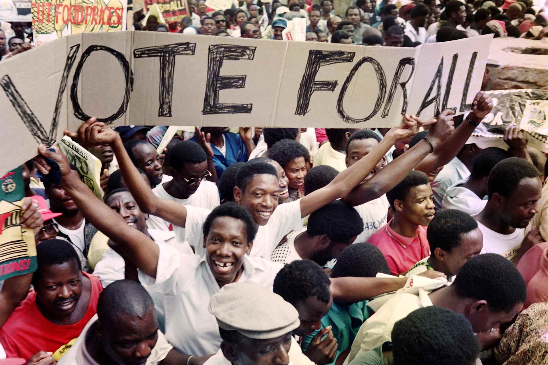 SOUTH AFRICA-POLITICS-REFERENDUM-MARCH-APARTHEID