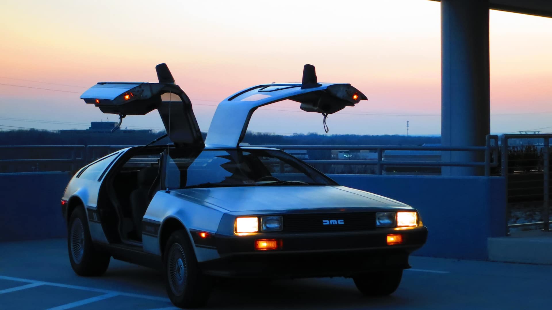 DeLorean DMC-12