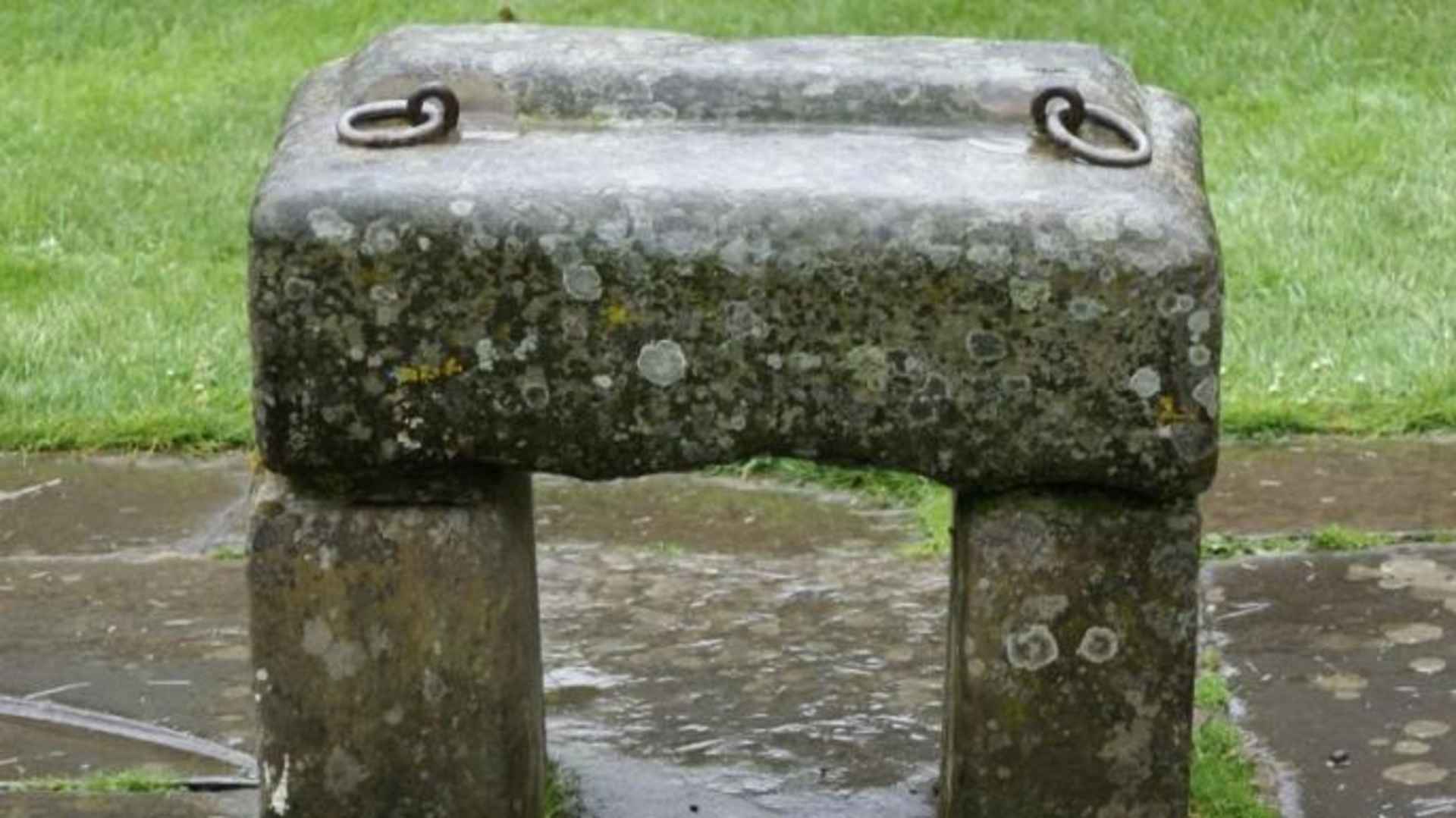A replica of the Stone of Scone. (Credit: Public Domain)