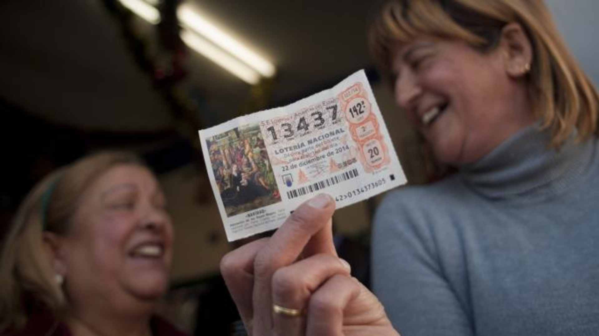 A winning ticket in a recent Christmas lottery. (Credit: Jorge Guerrero/AFP/Getty Images)