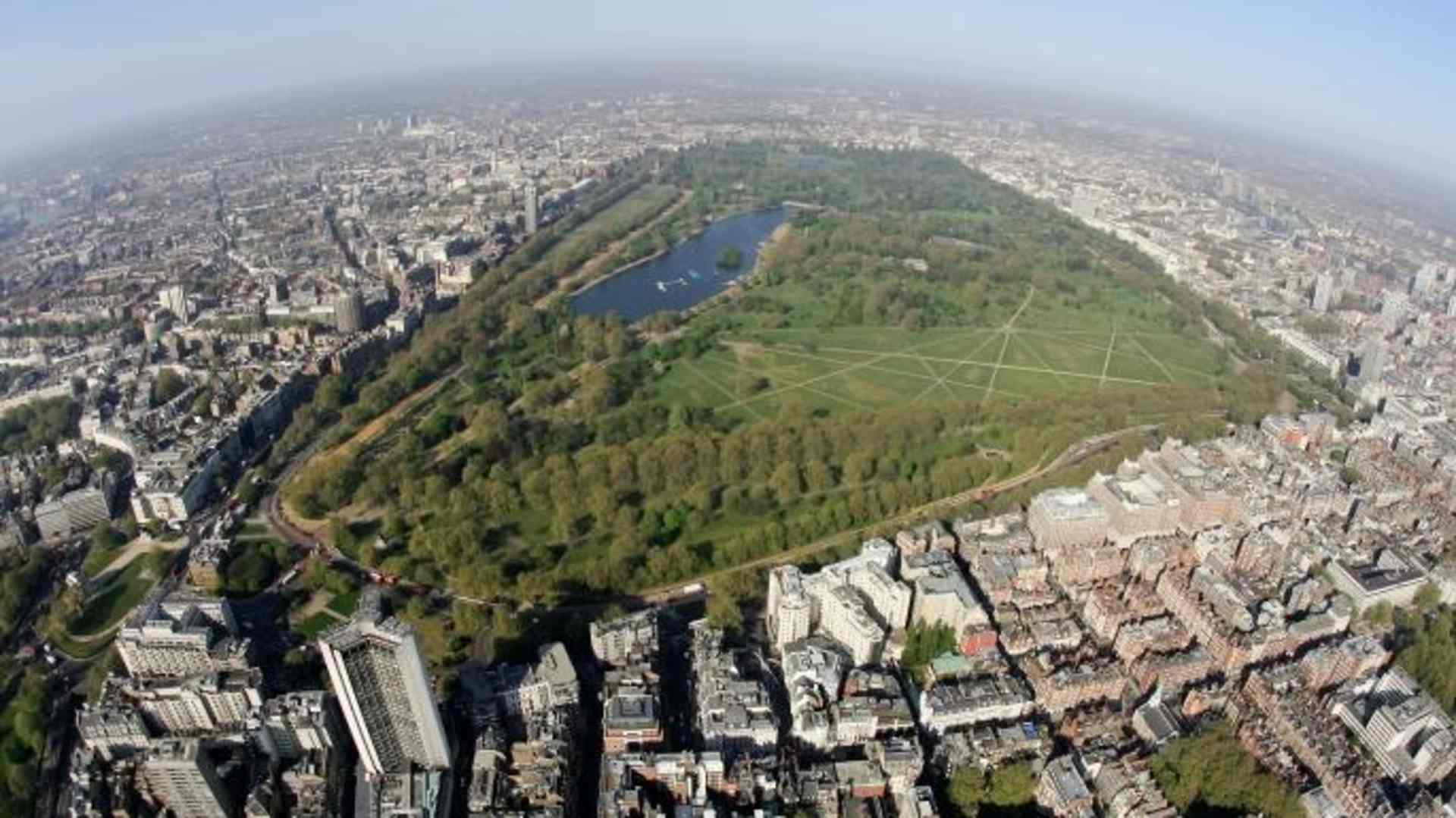 An aerial view of Hyde Park in the centre of London, England.  (Credit: Mike Hewitt/Getty Images)