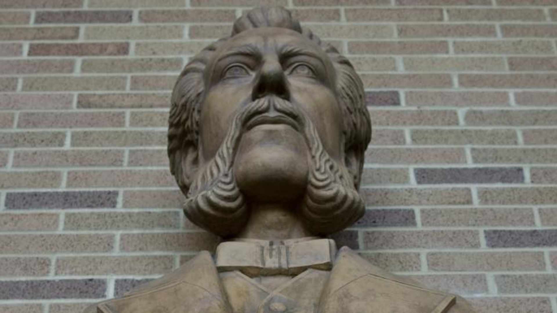Bust of Bell.