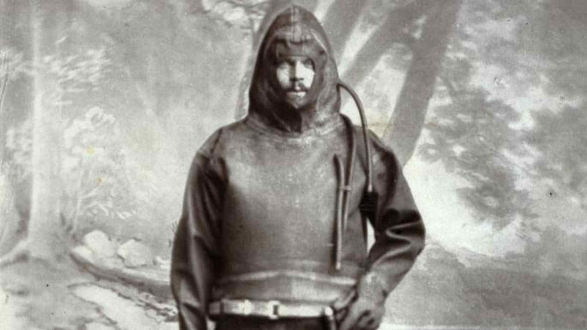 Captain Paul Boyton American Nautical Adventurer in Early Wet Suit or Rubber Suit. (Credit: Chris Hellier/Corbis/Getty Images)